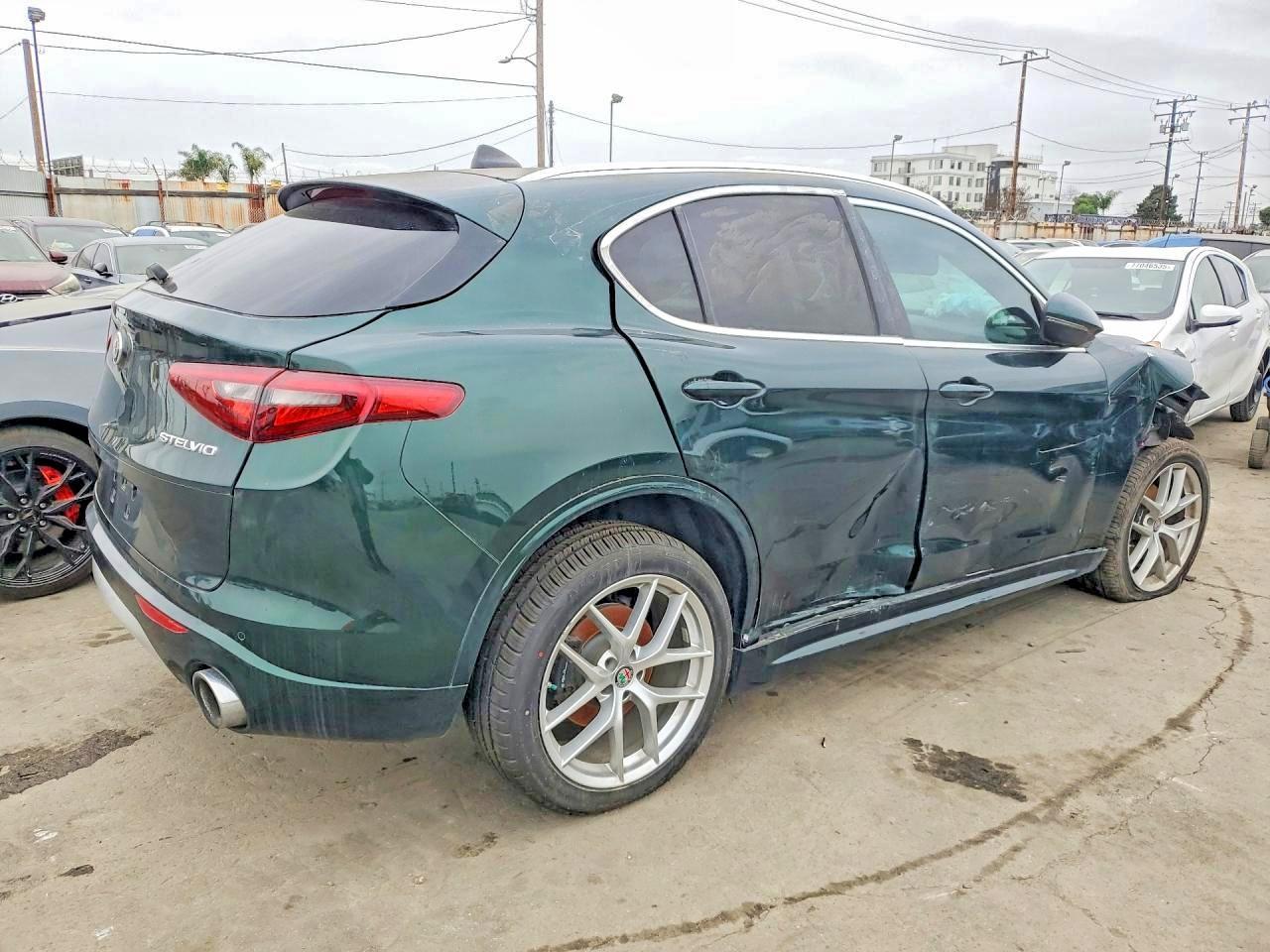 2021 Alfa Romeo Stelvio Ti - Фото 3