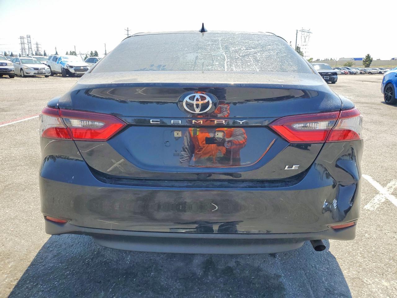 2023 Toyota Camry Le - Image 6