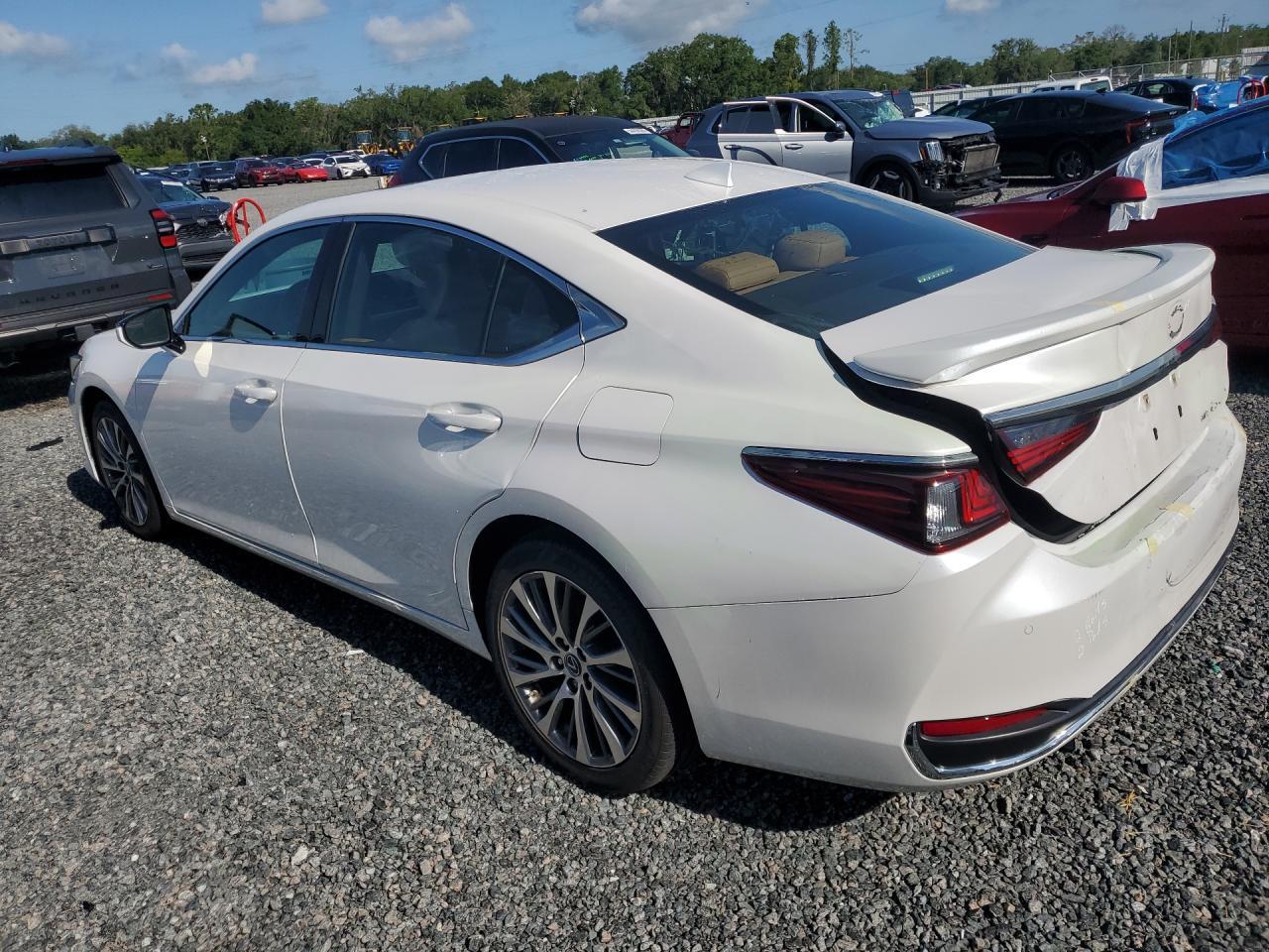 2021 Lexus Es 250 Base - Фото 2