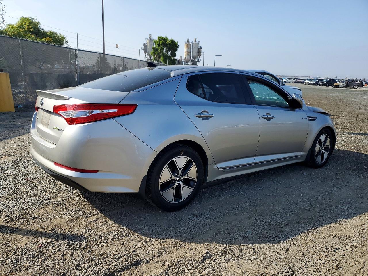 2013 Kia Optima Hybrid - Image 3