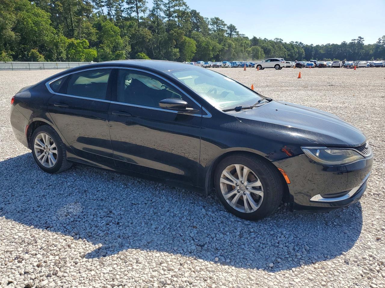 2015 Chrysler 200 Limited - Image 4