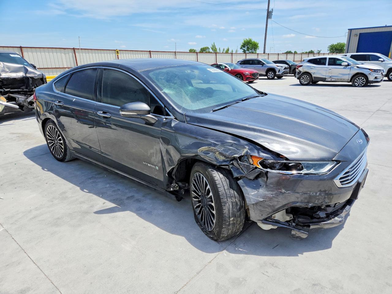 2017 Ford Fusion Titanium Hev - Фото 4