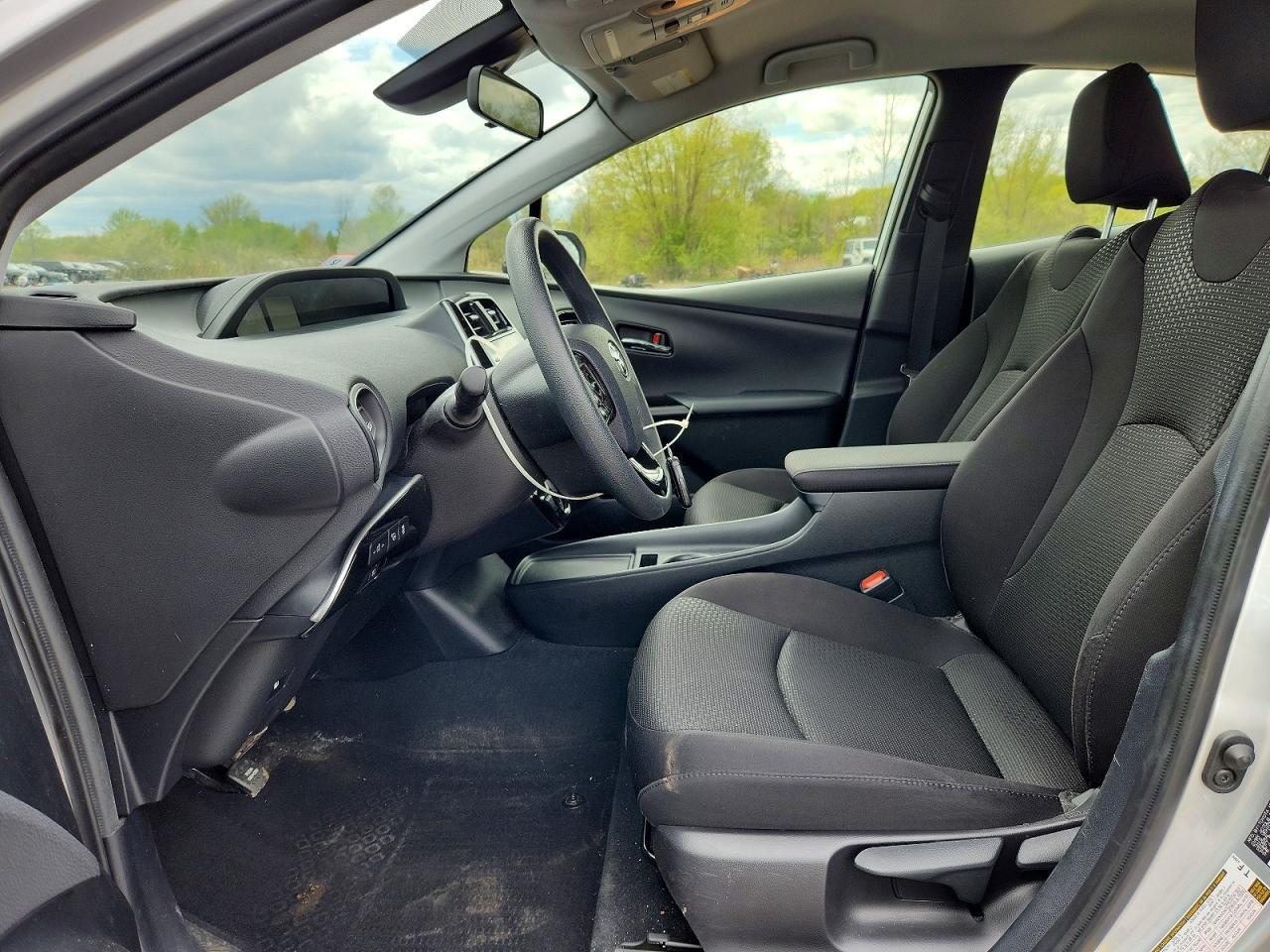 2022 Toyota Prius Le Awd-E - Image 7