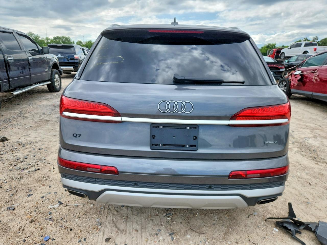 2025 Audi Q7 - Image 6