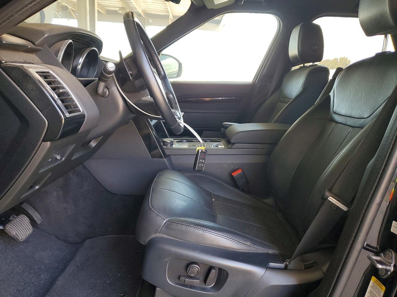 2020 Land Rover Discovery Se - Фото 7