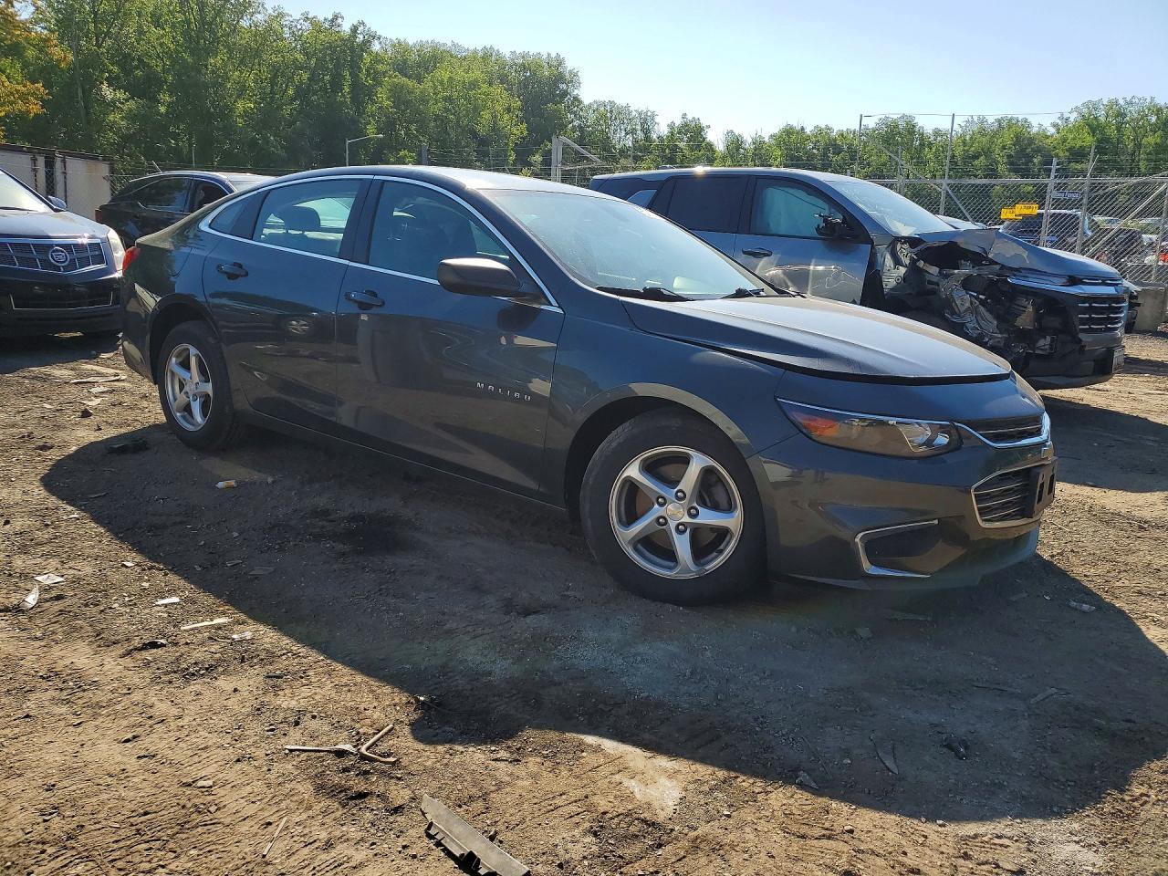 2017 Chevrolet Malibu Ls - Фото 4