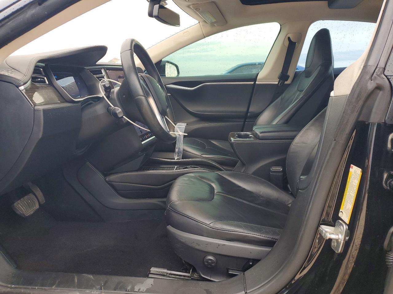 2014 Tesla Model S - Image 7