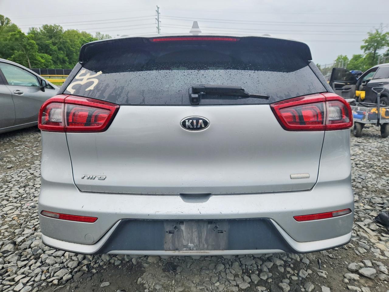 2017 Kia Niro Lx - Image 6