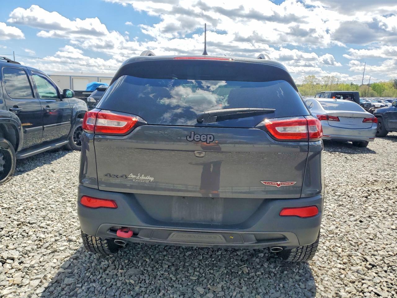 2016 Jeep Cherokee Trailhawk - Image 6