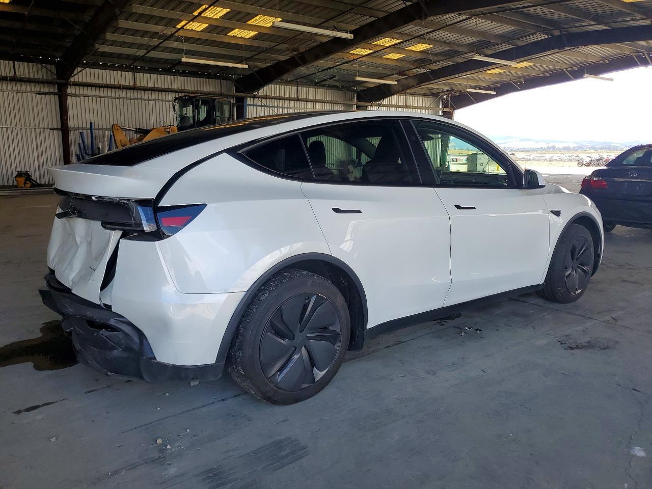 2026 Tesla Model Y - Image 3