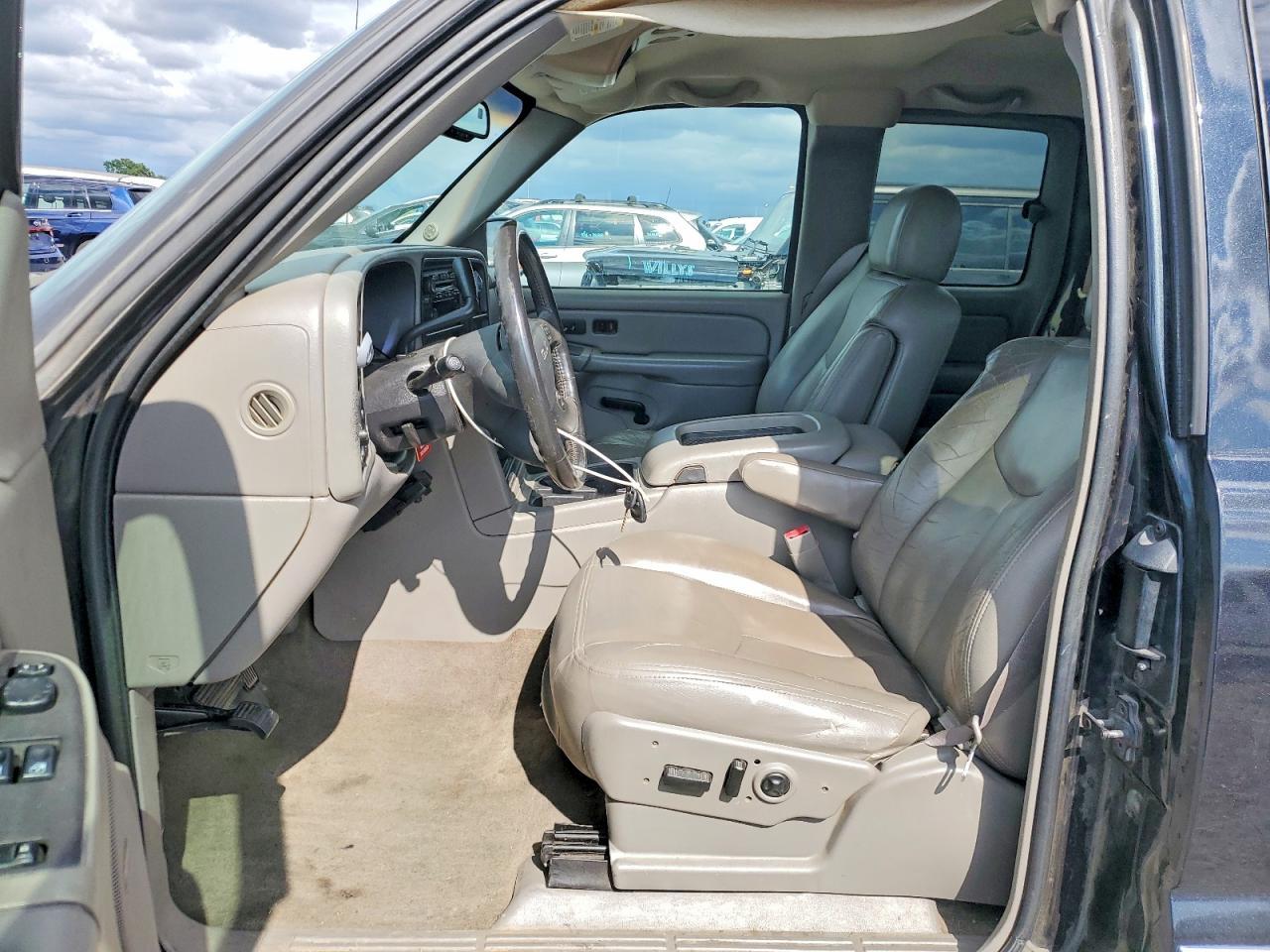 2004 GMC Sierra 2500 - Фото 7