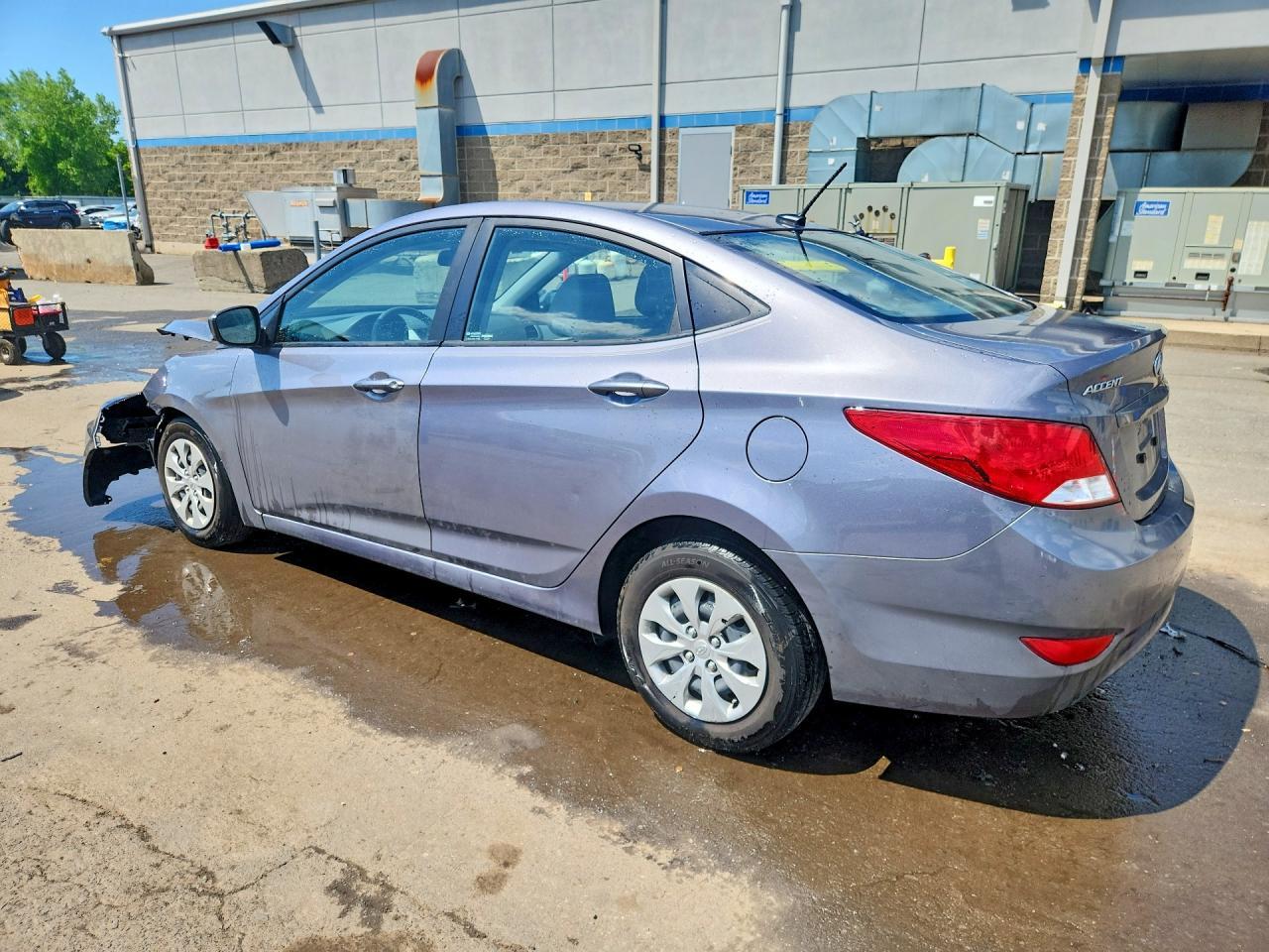 2017 Hyundai Accent Se - Фото 2