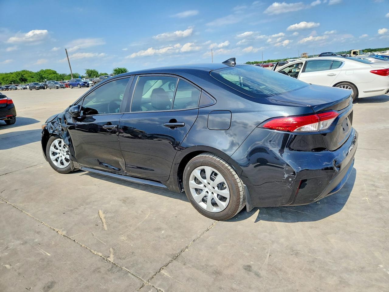 2021 Toyota Corolla Le - Image 2