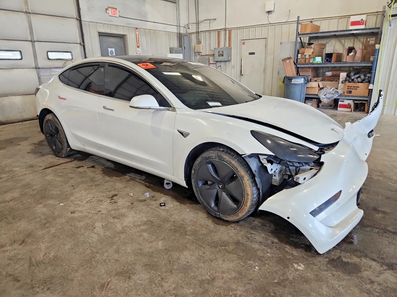 2020 Tesla Model 3 - Фото 4