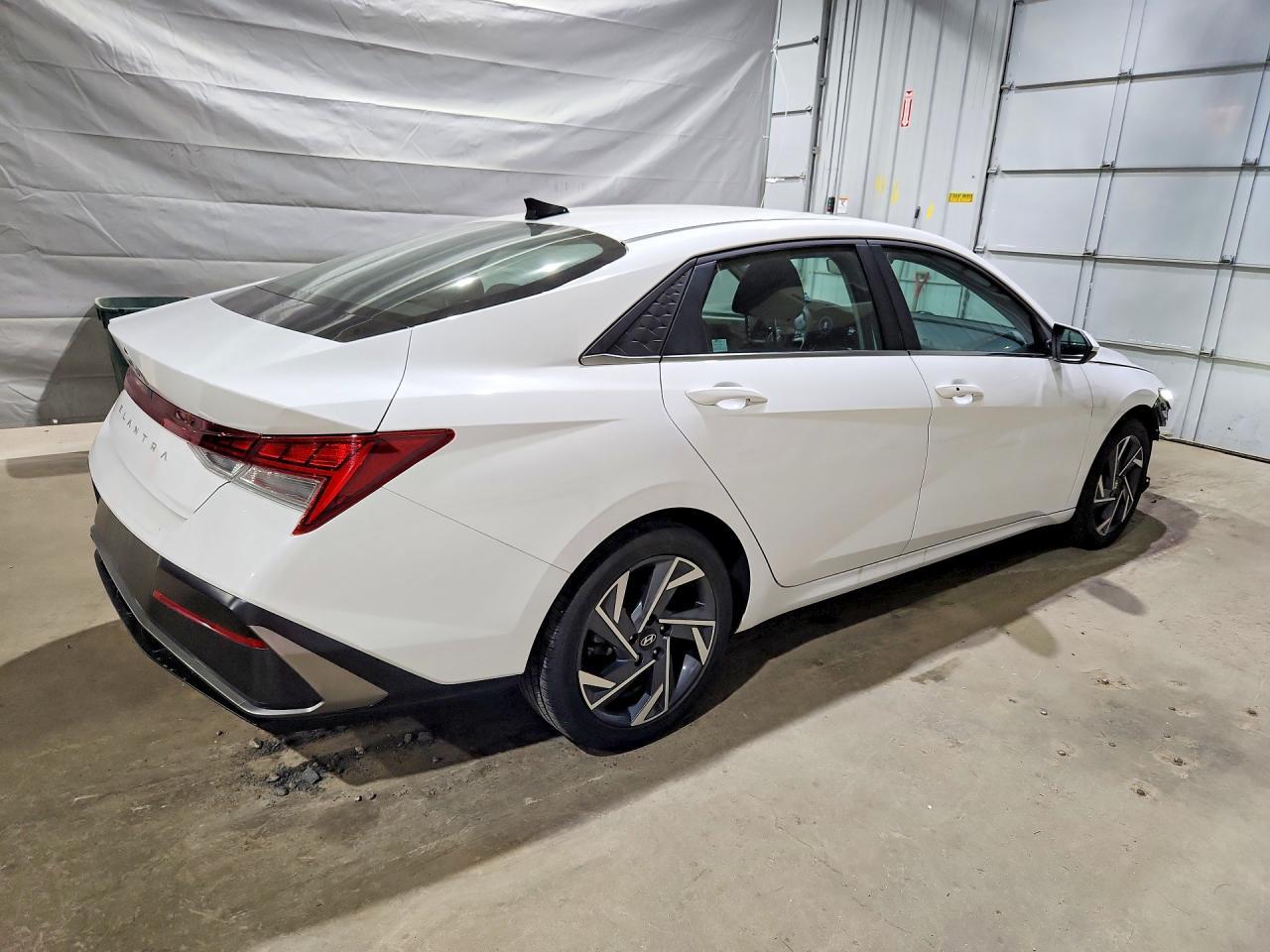 2025 Hyundai Elantra Sel - Фото 3