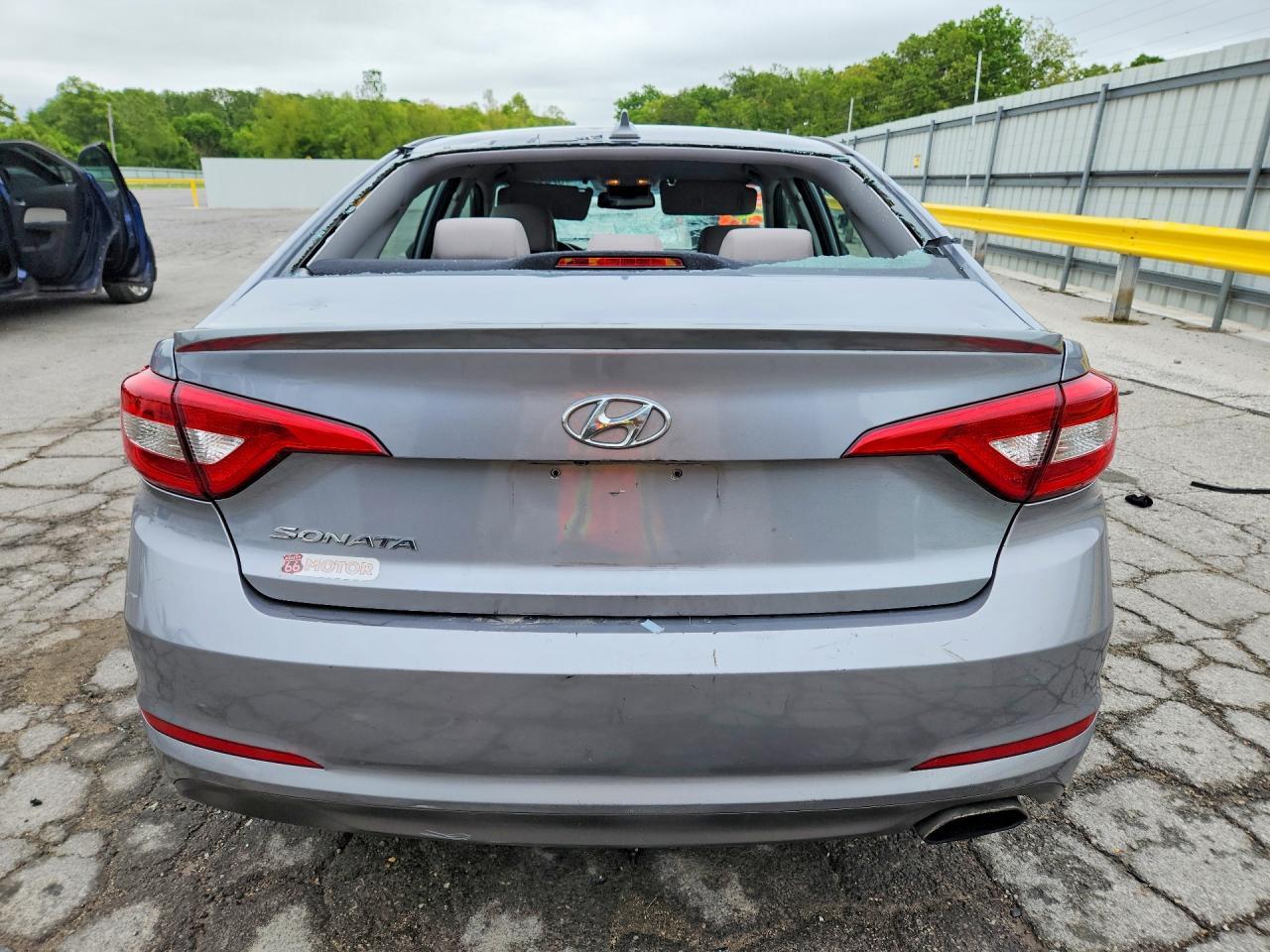 2015 Hyundai Sonata - Image 6