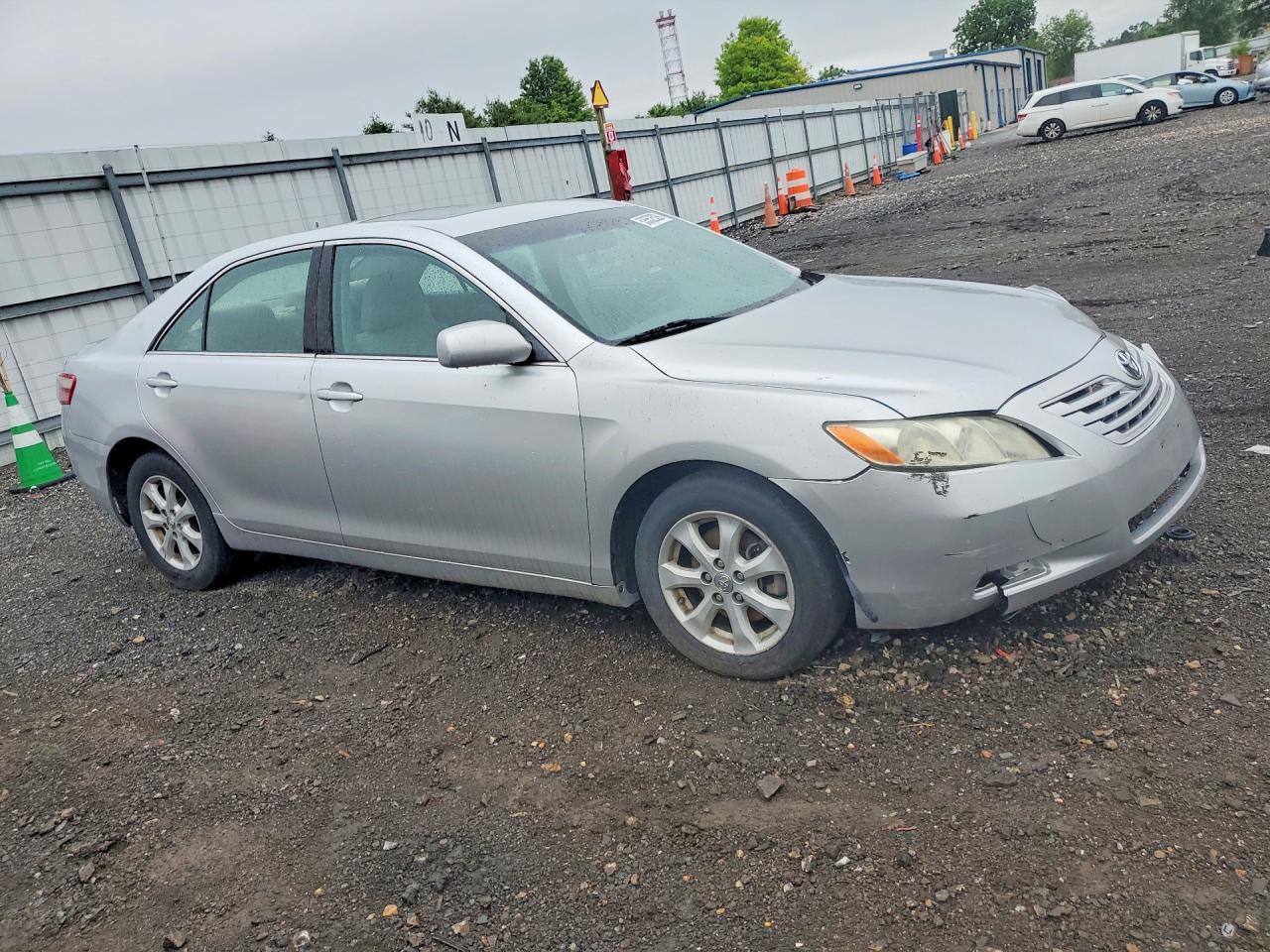 2009 Toyota Camry Le - Фото 4