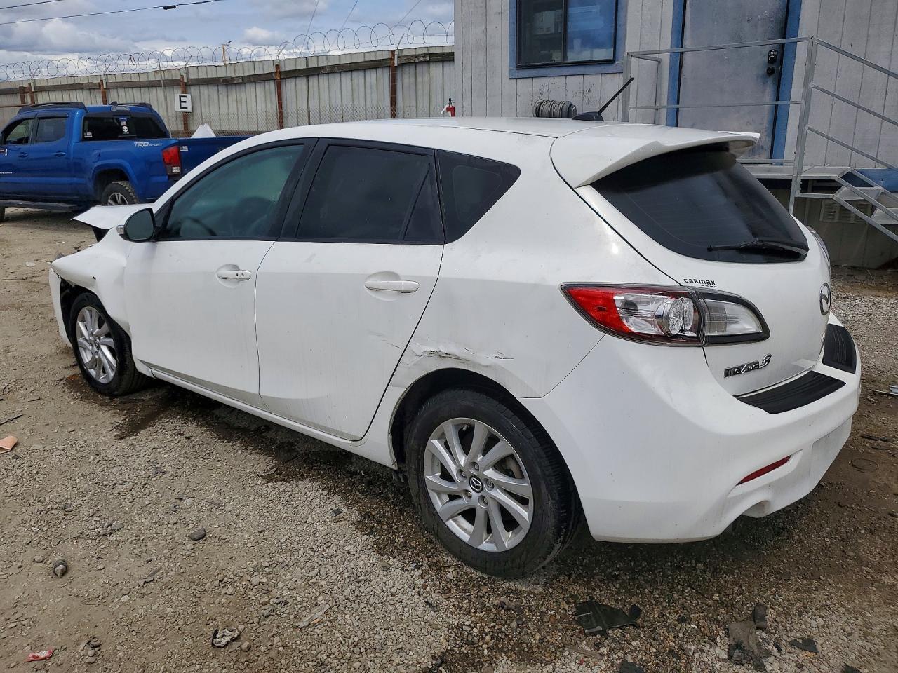 2013 Mazda 3 I - Image 2