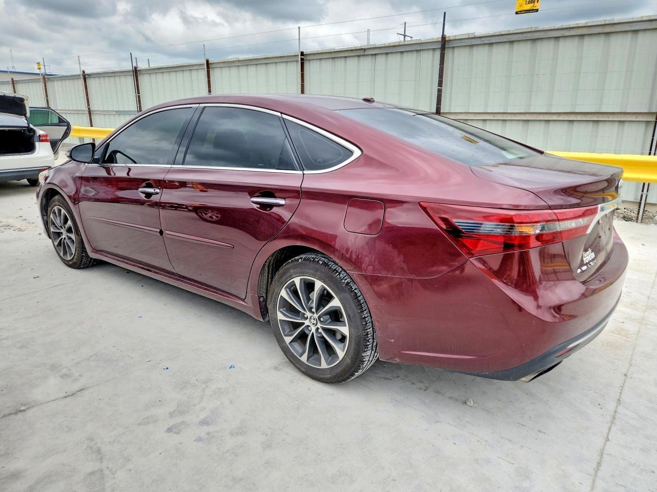2016 Toyota Avalon Xle - Фото 2
