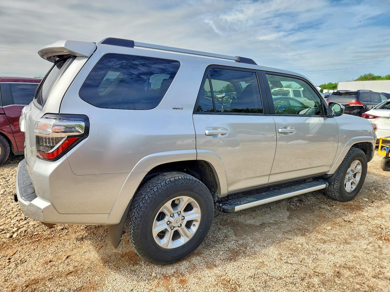 2020 Toyota 4Runner Sr5 - Фото 3