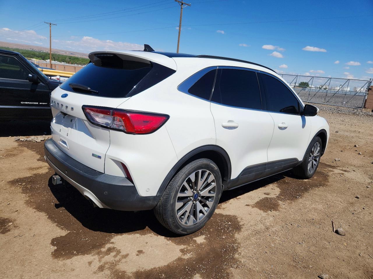 2020 Ford Escape Titanium - Фото 3
