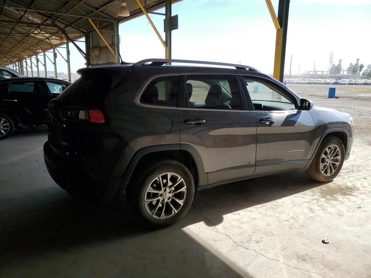 2019 Jeep Cherokee Latitude Plus - Фото 3