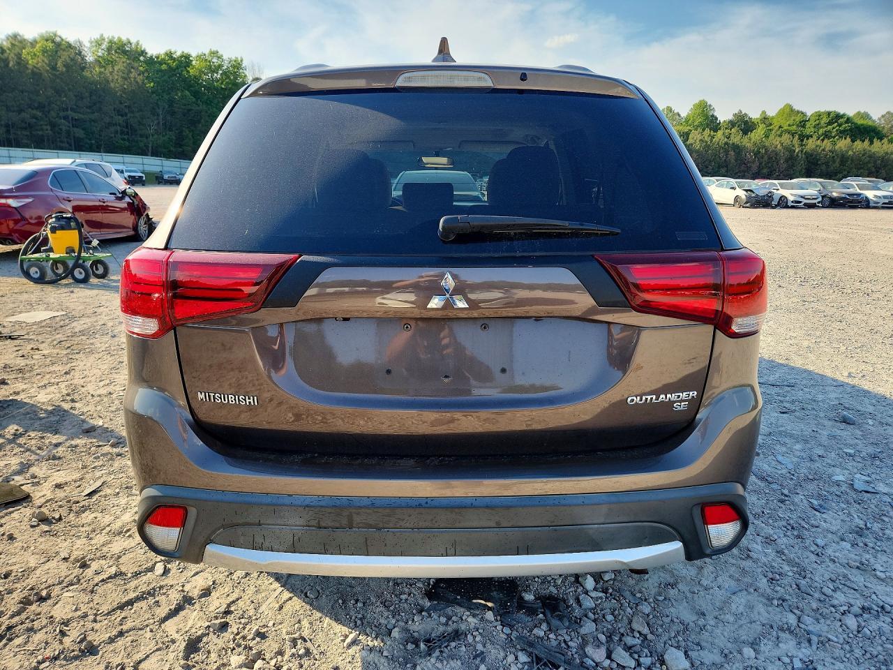 2018 Mitsubishi Outlander Se - Image 6