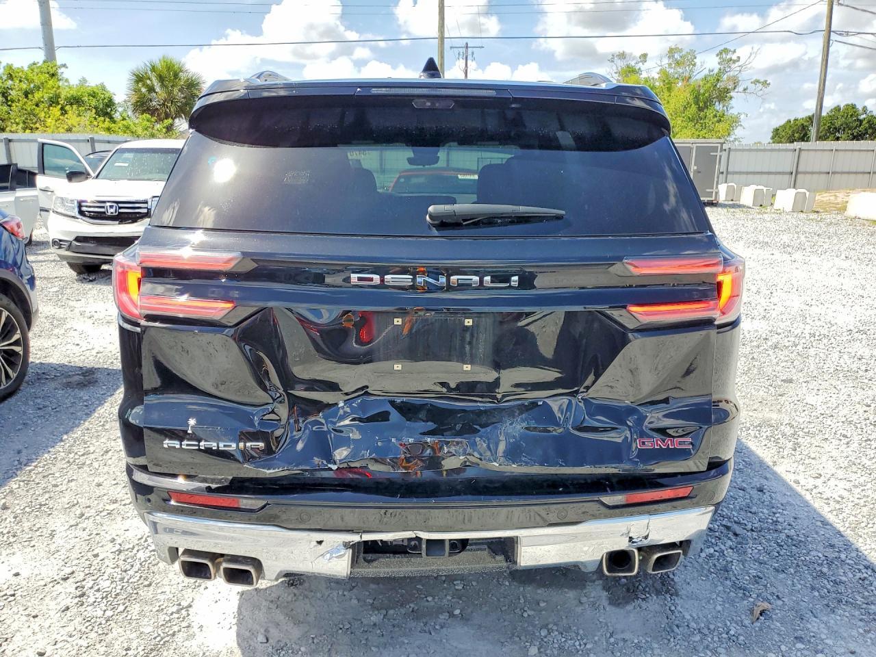 2024 GMC Acadia Denali - Фото 6