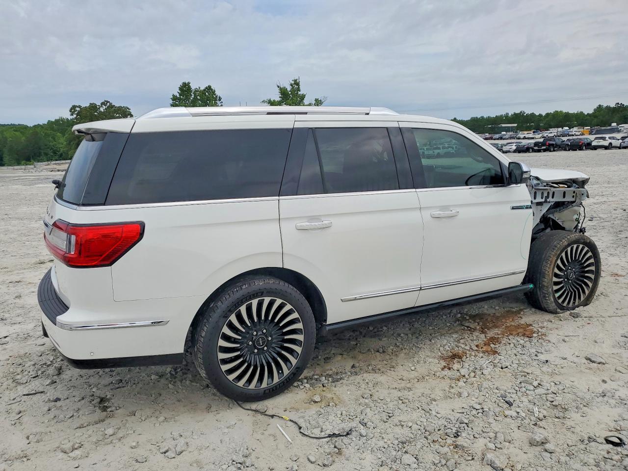 2020 Lincoln Navigator Black Label - Image 3