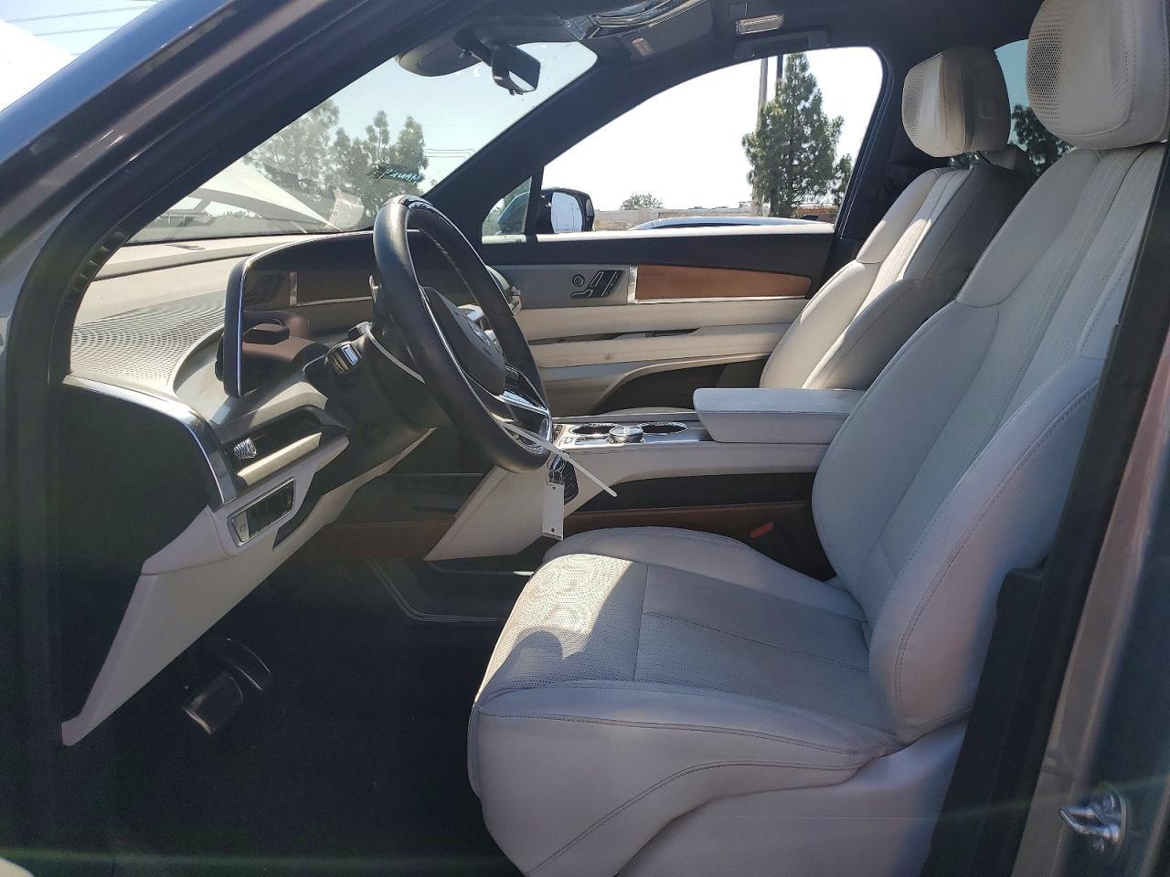 2026 Cadillac Vistiq Sport - Image 7