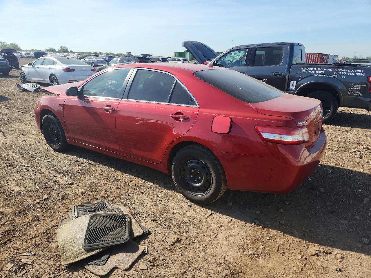 2010 Toyota Camry Le - Фото 2