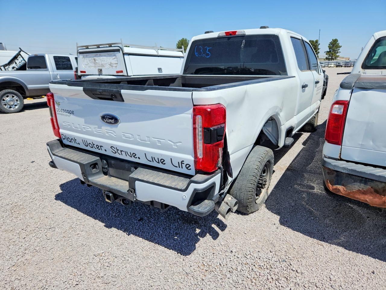 2024 Ford F250 Super Duty - Фото 3