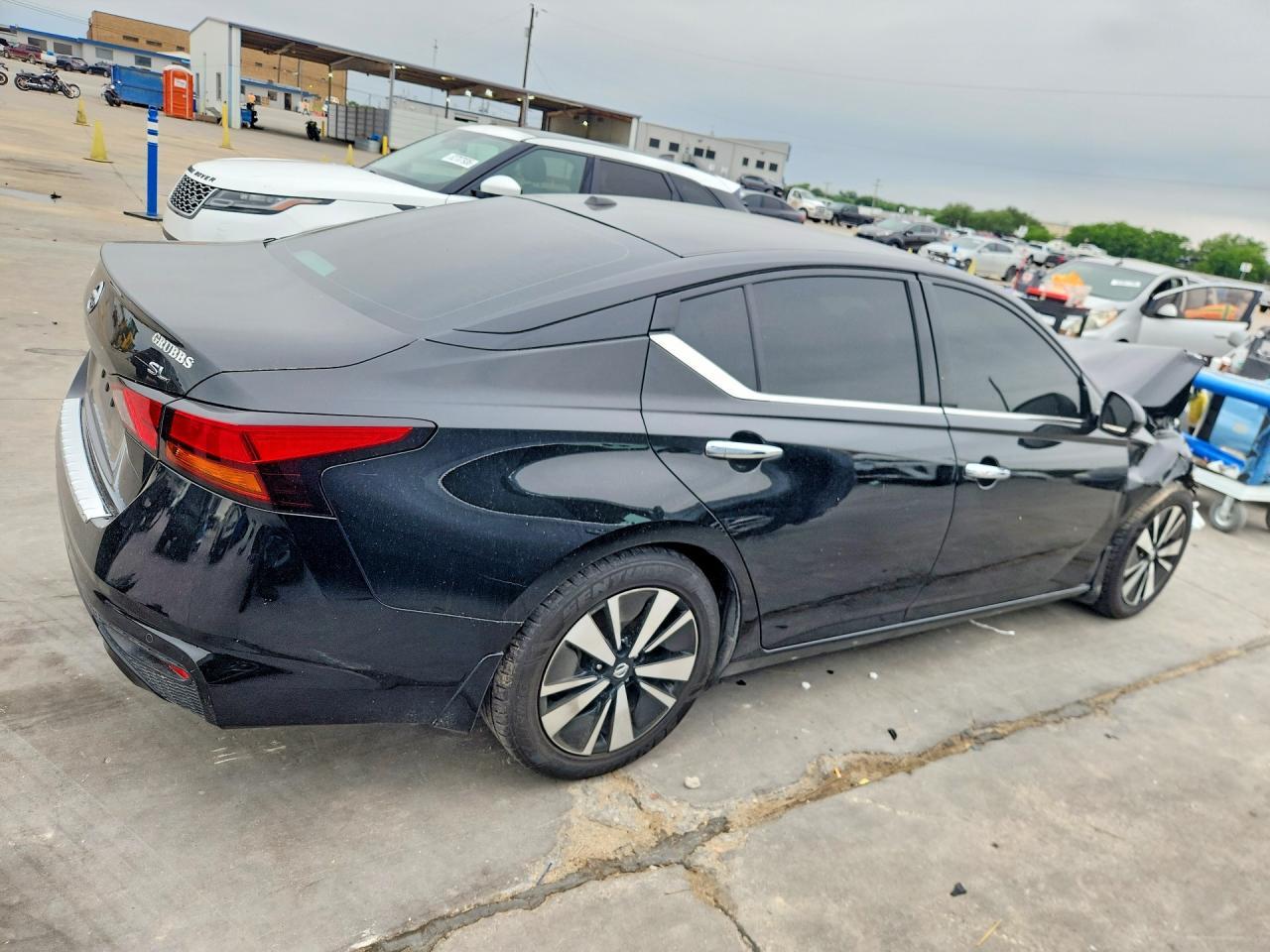 2021 Nissan Altima Sl - Image 3