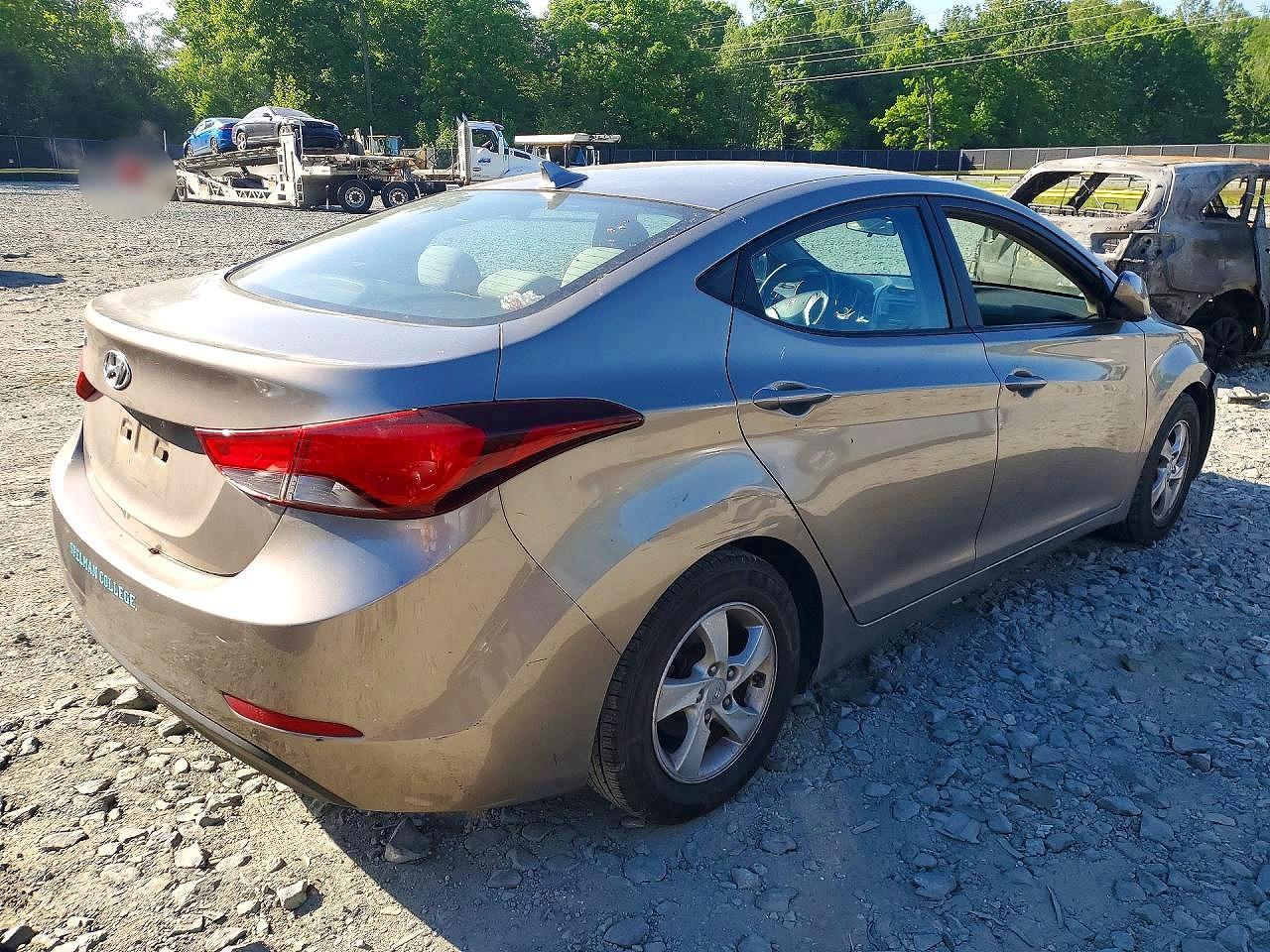 2014 Hyundai Elantra Se - Image 3