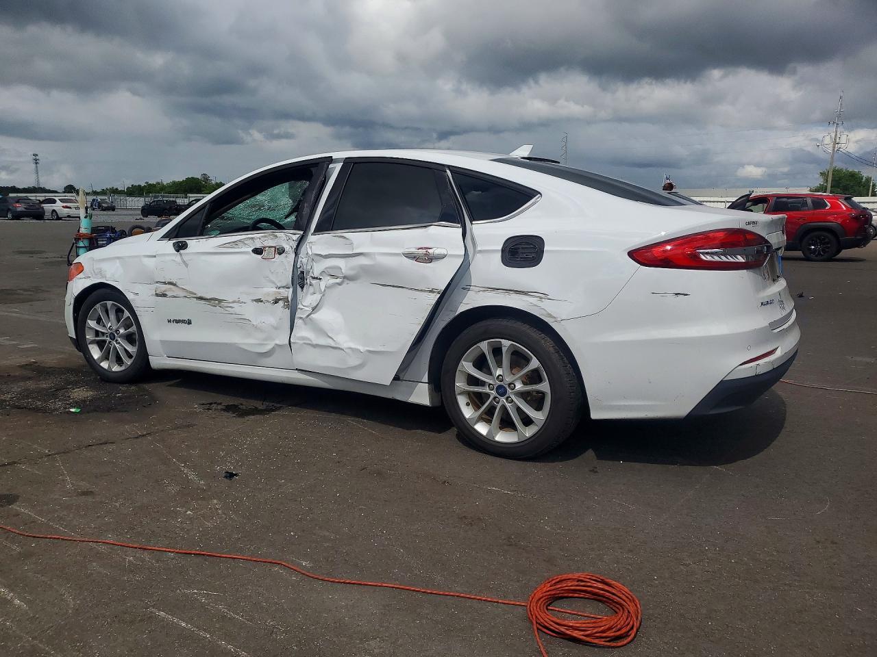 2019 Ford Fusion Hybrid - Фото 2
