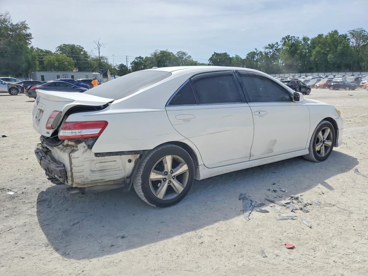 2011 Toyota Camry Se - Фото 3