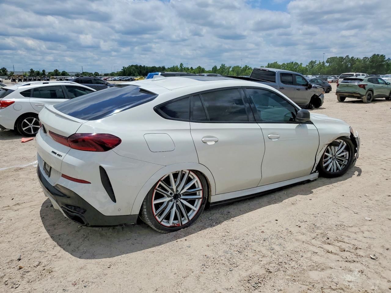 2022 BMW X6 xDrive40I - Image 3