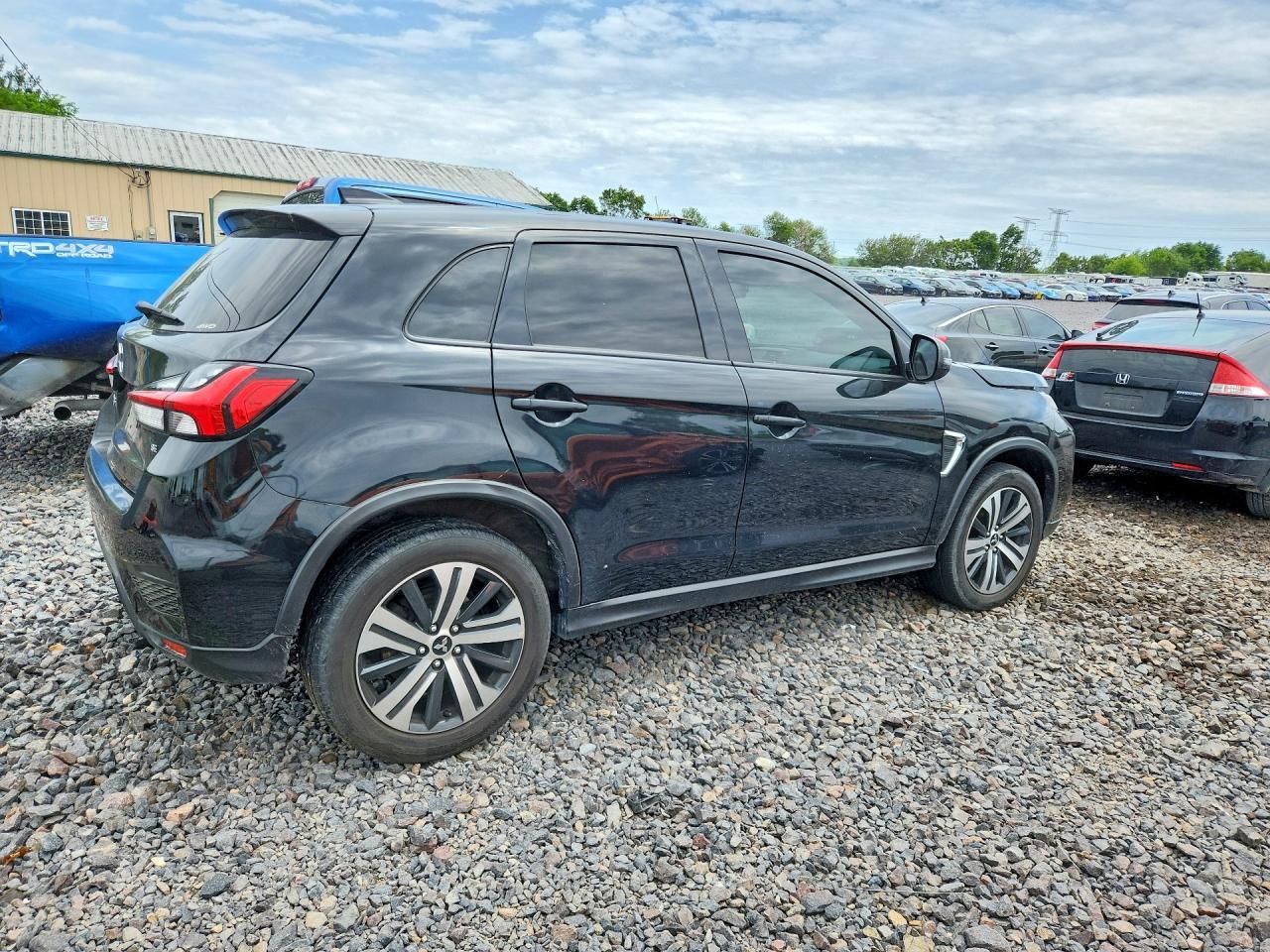 2021 Mitsubishi Outlander Sport - Фото 3