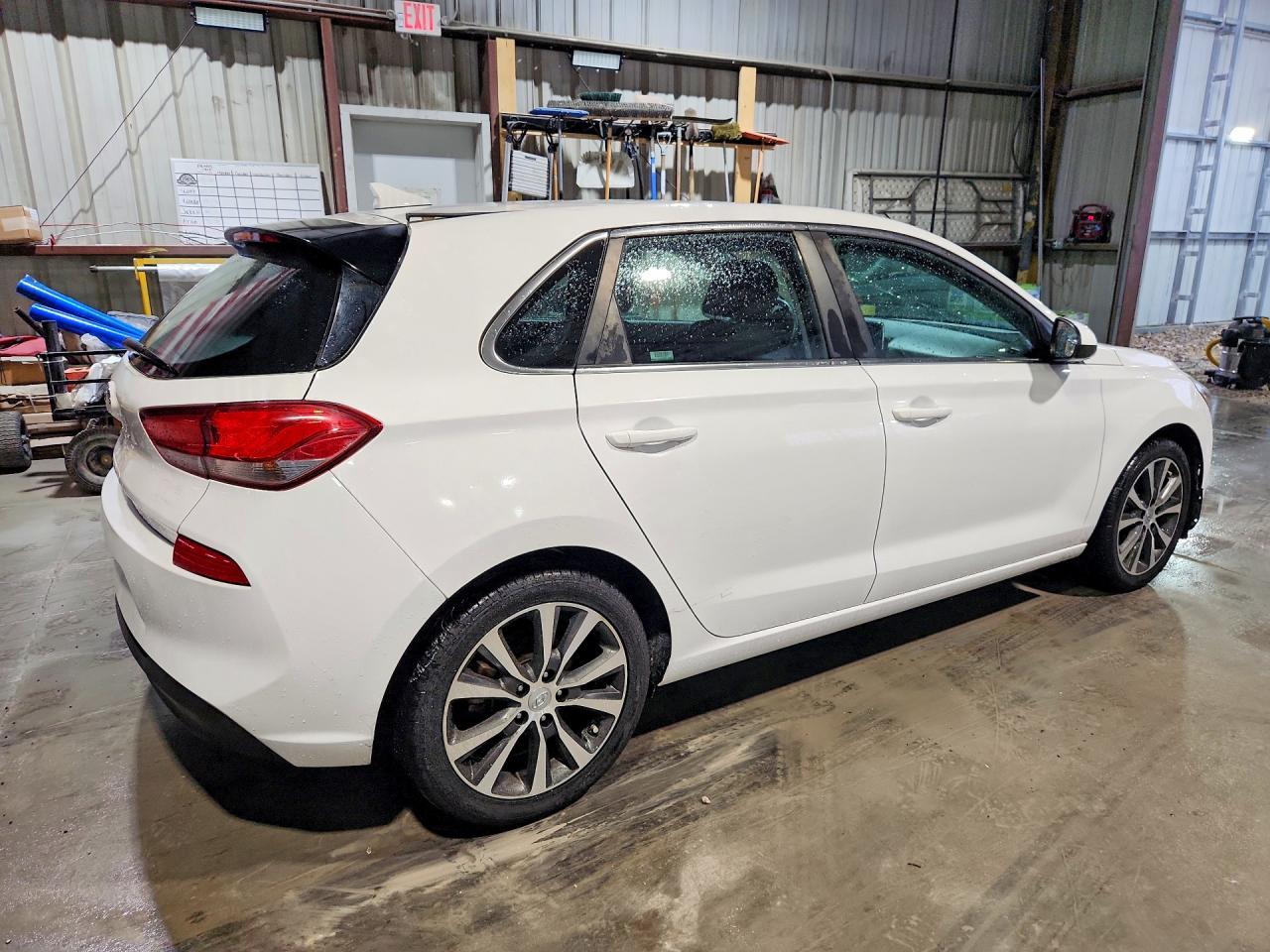 2018 Hyundai Elantra - Фото 3