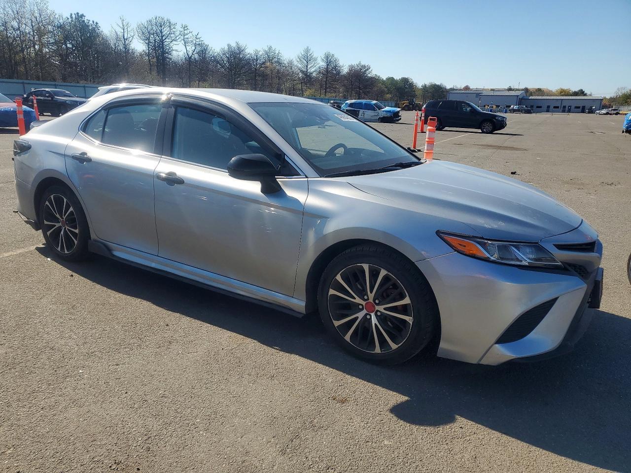 2020 Toyt Camry Hybr - Фото 4