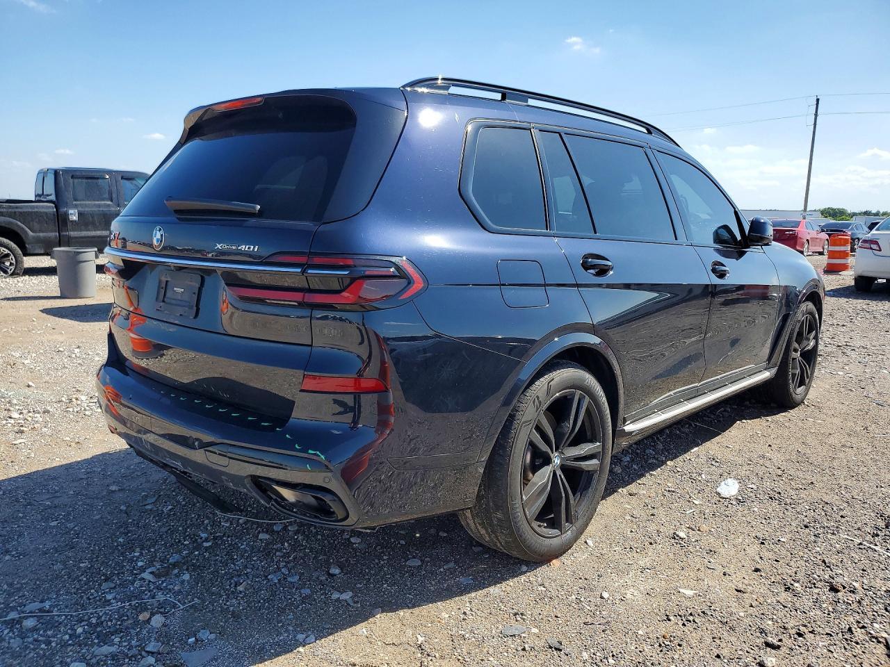 2023 BMW X7 xDrive40I - Фото 3