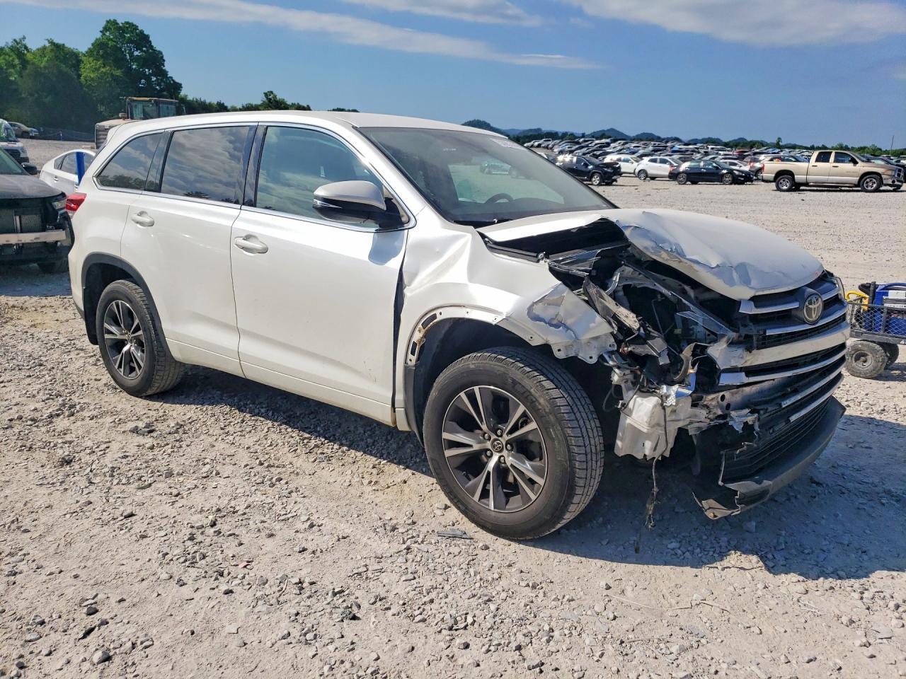 2018 Toyota Highlander Le Plus - Фото 4