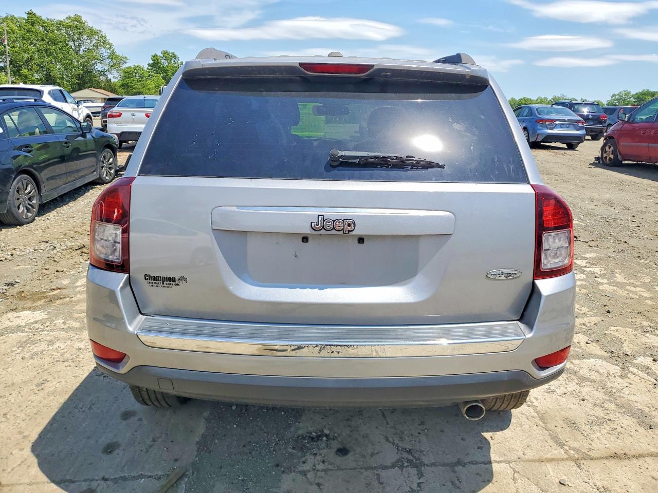 2017 Jeep Compass Latitude - Image 6