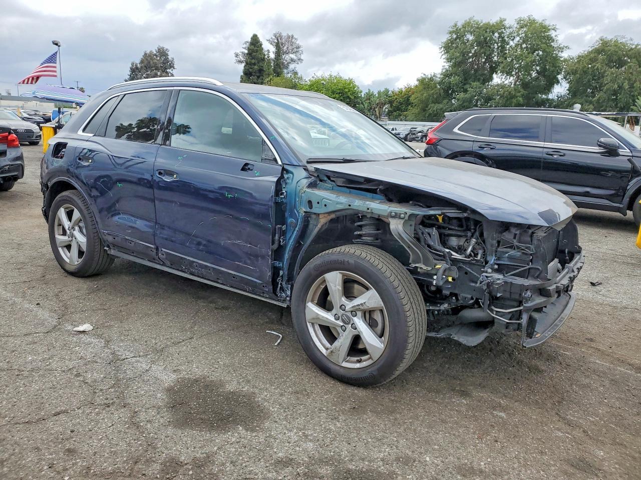 2020 Audi Q3 Premium - Image 4
