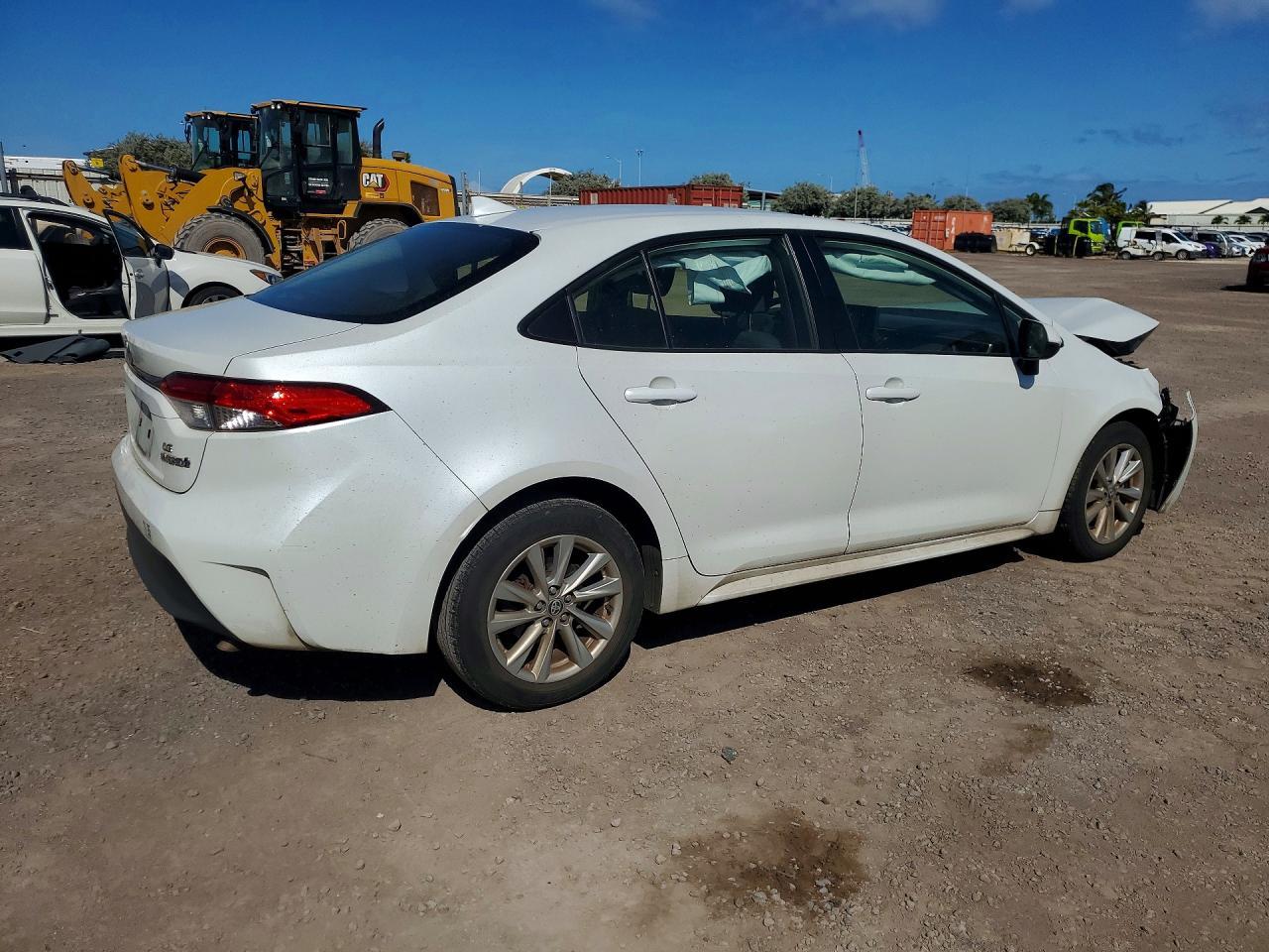 2023 Toyota Corolla Hybrid Le - Image 3