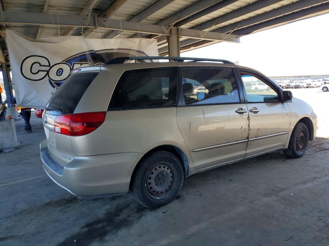 2004 Toyota Sienna Le 8 Passenger - Фото 3