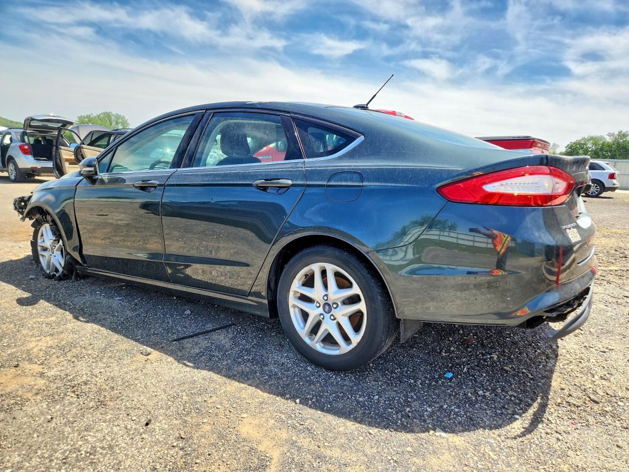 2015 Ford Fusion Se - Image 2