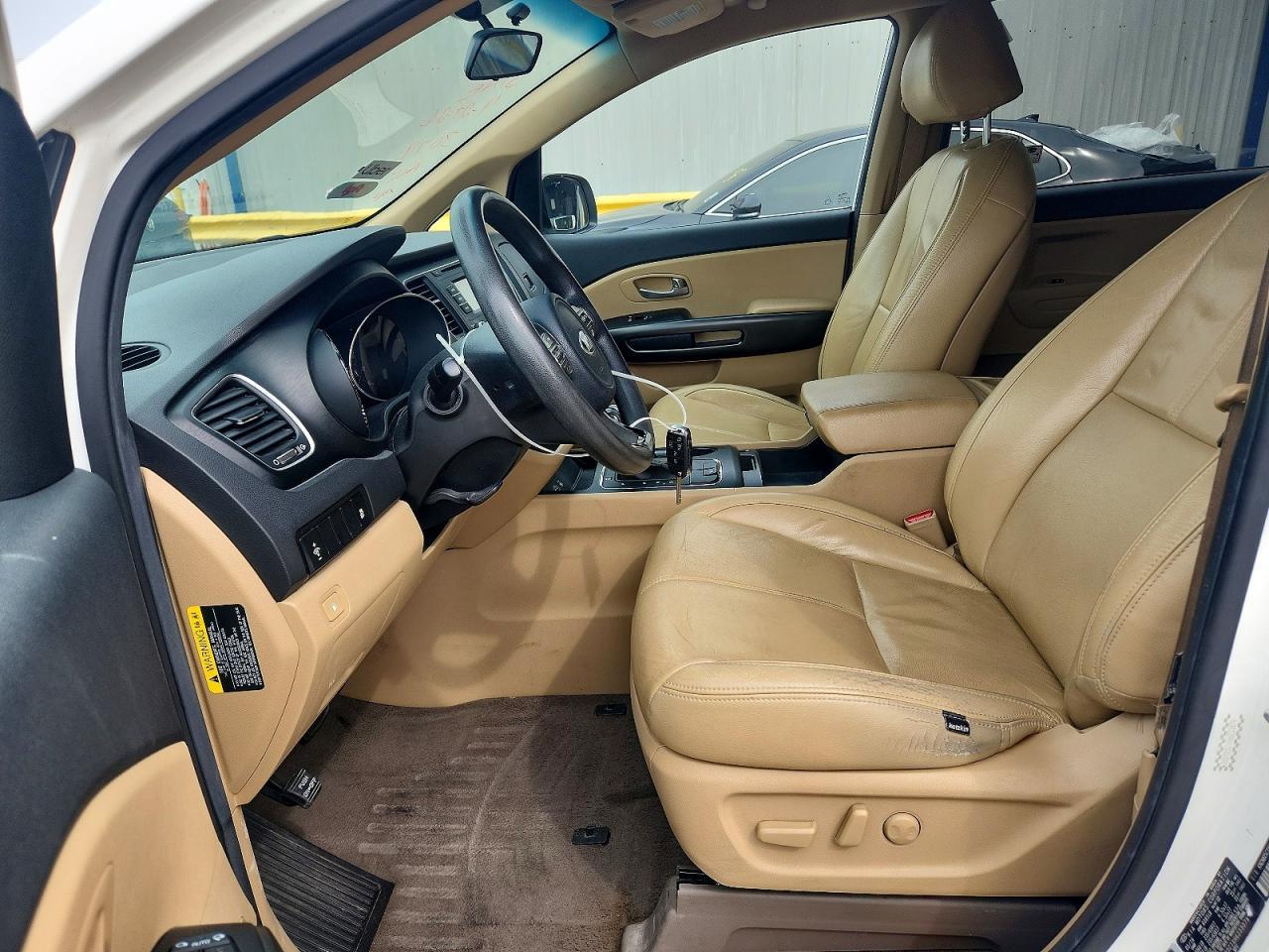 2017 Kia Sedona Lx - Image 7