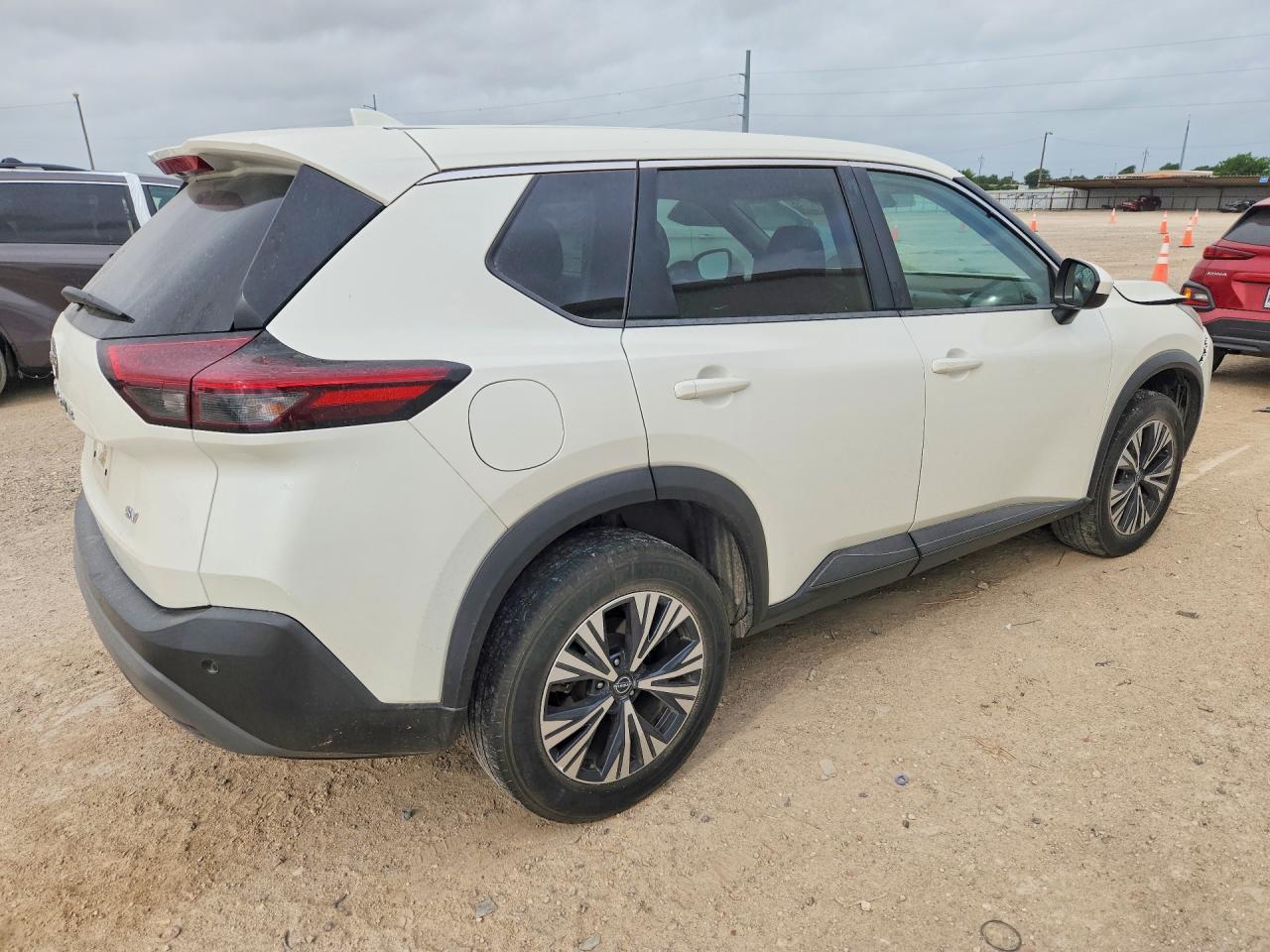 2023 Nissan Rogue Sv - Image 3