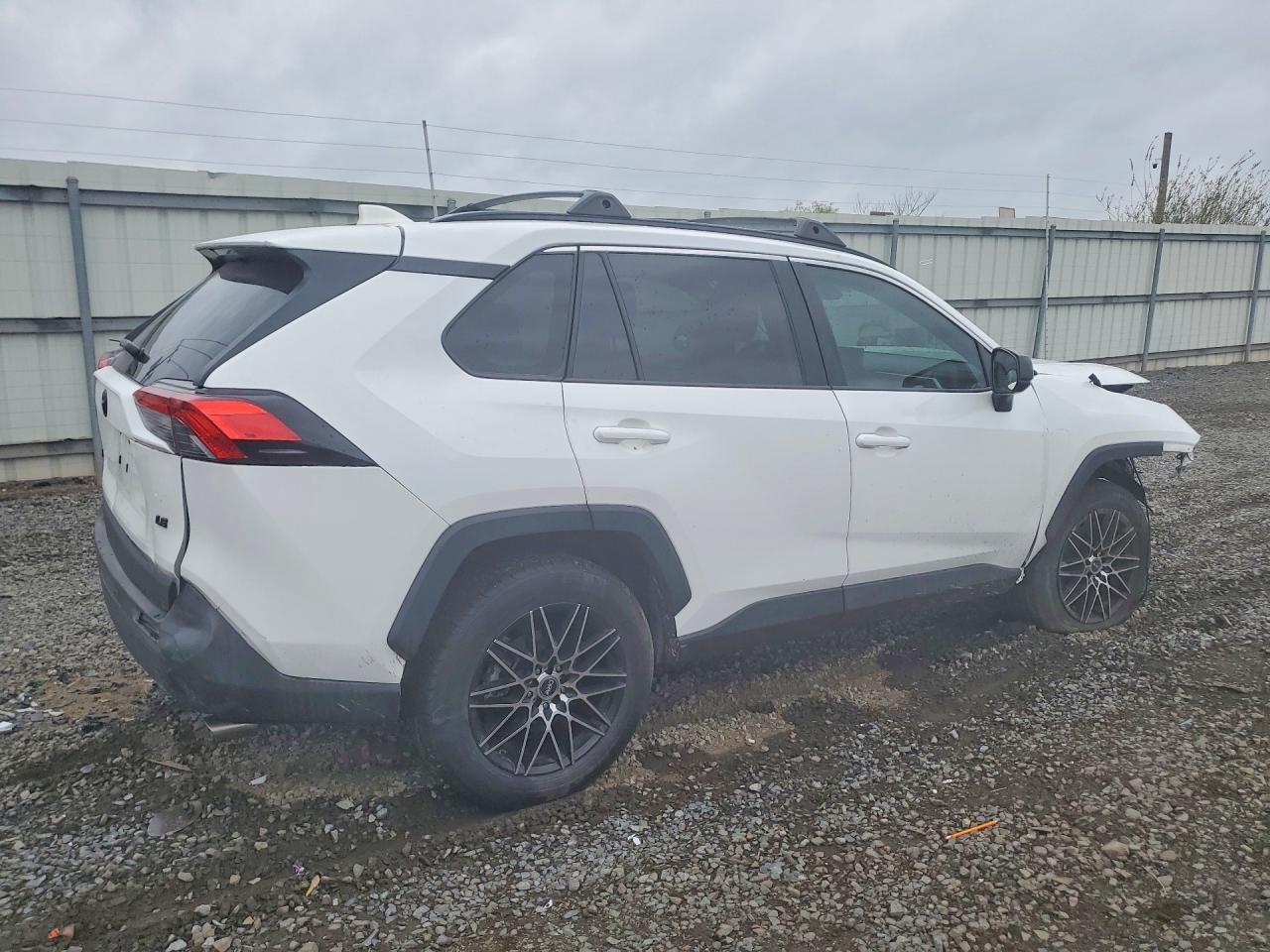 2020 Toyota Rav4 Le - Image 3